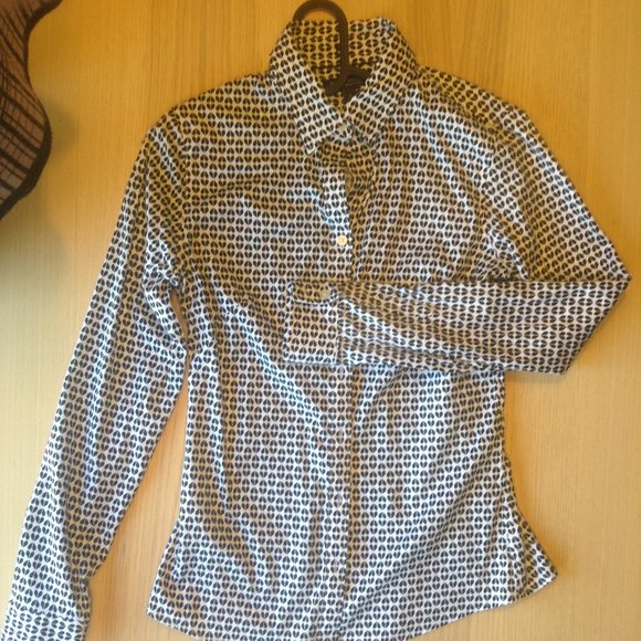 Lovely Non-iron Shirt from Banana Republic. - Picture 8 of 12